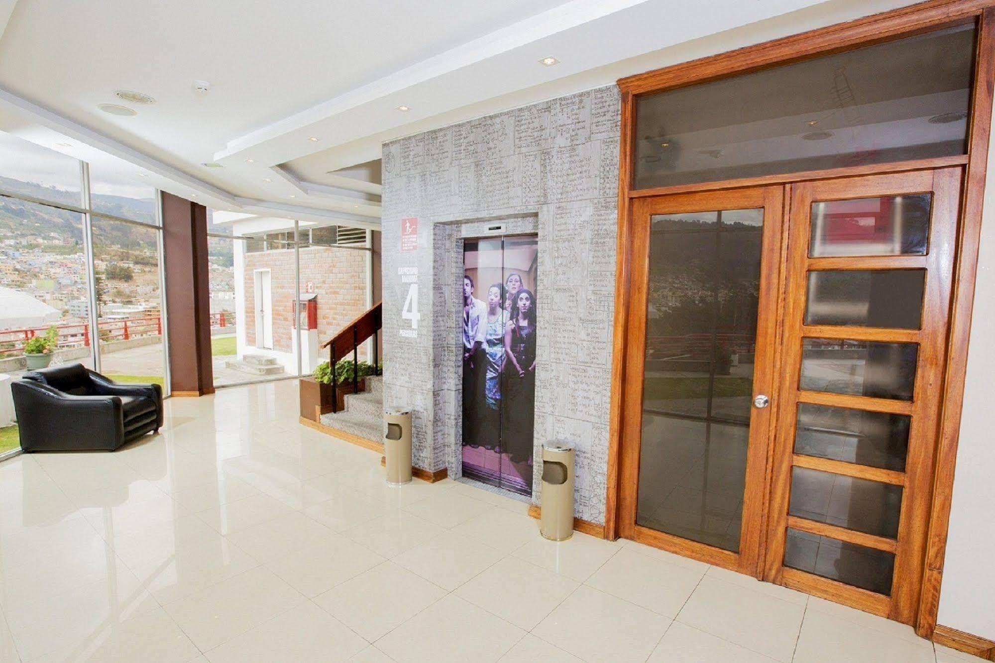 Hotel Амбато Екстер'єр фото