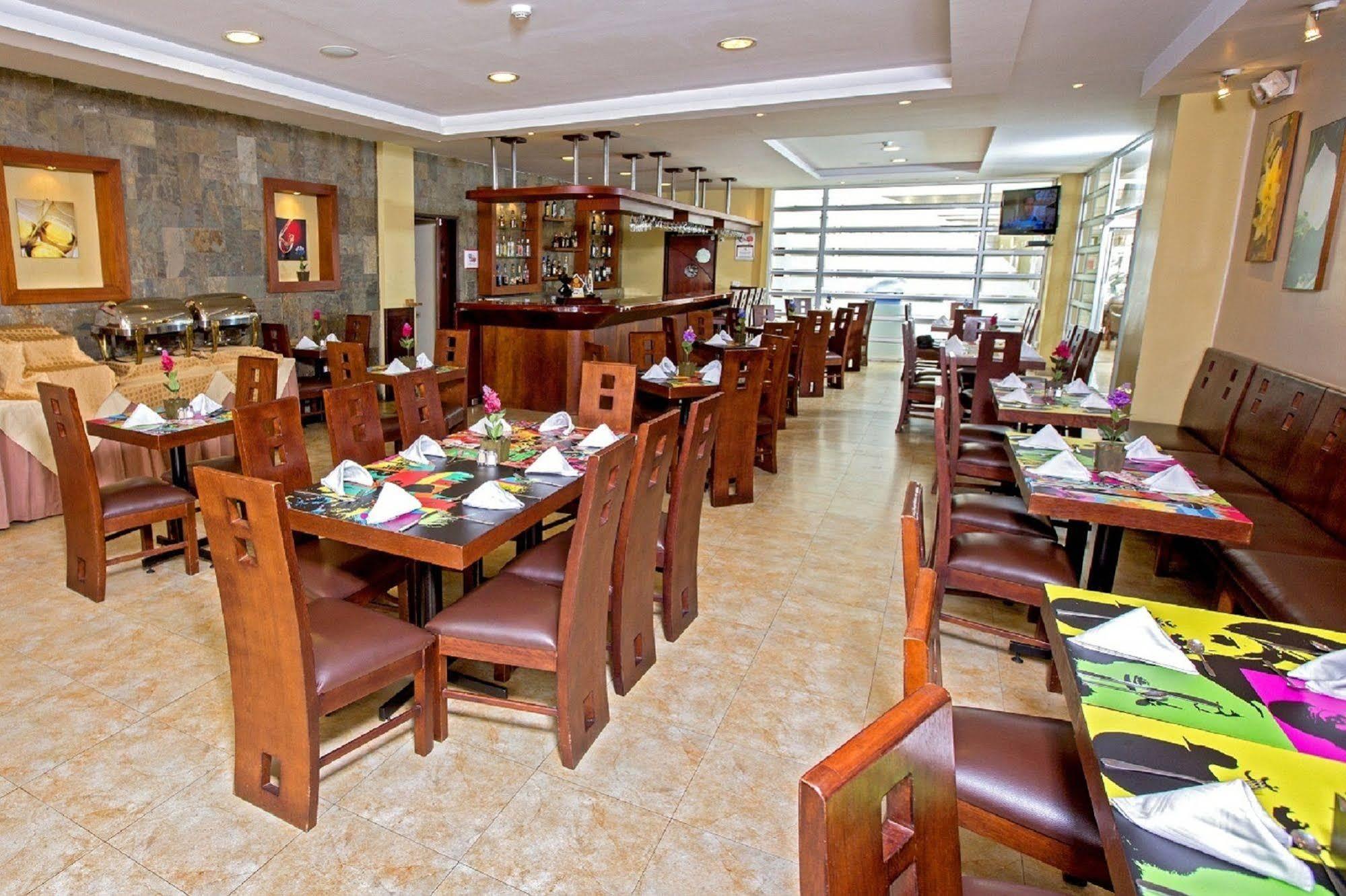 Hotel Амбато Екстер'єр фото