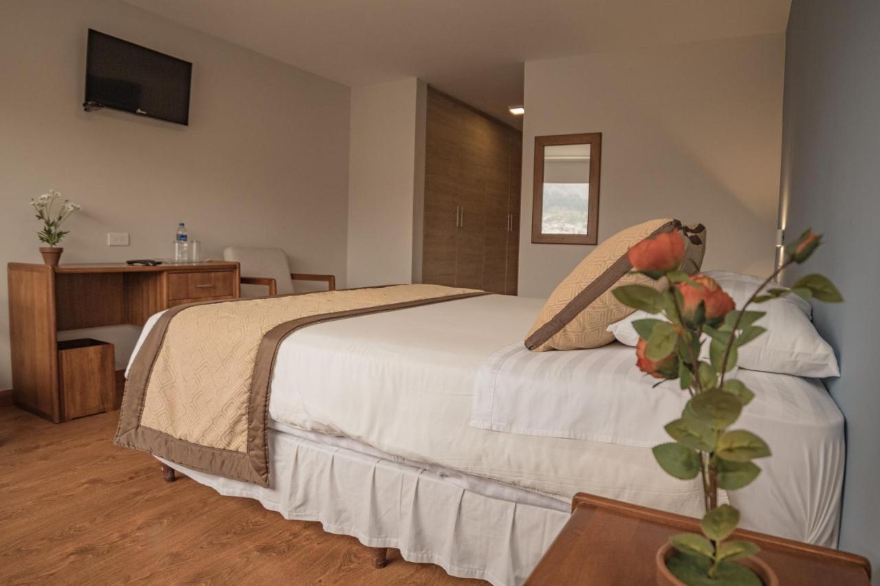Hotel Амбато Екстер'єр фото