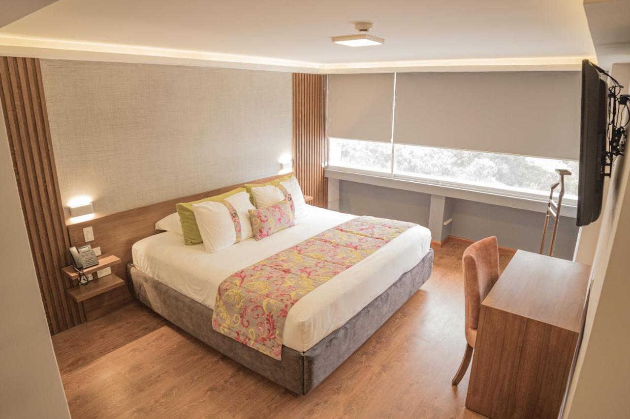 Hotel Амбато Екстер'єр фото