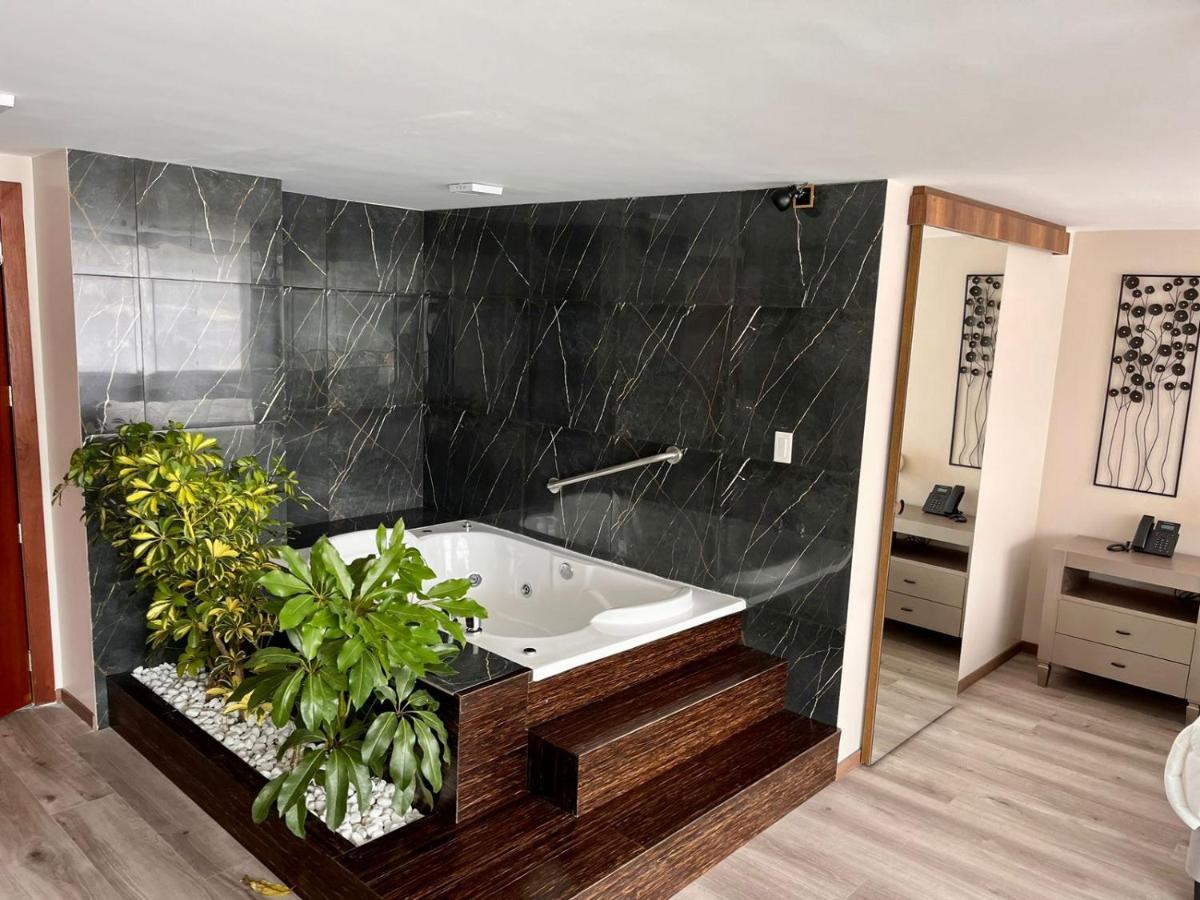 Hotel Амбато Екстер'єр фото