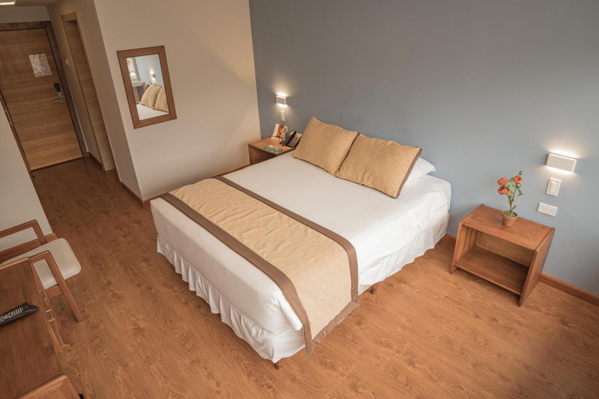 Hotel Амбато Екстер'єр фото