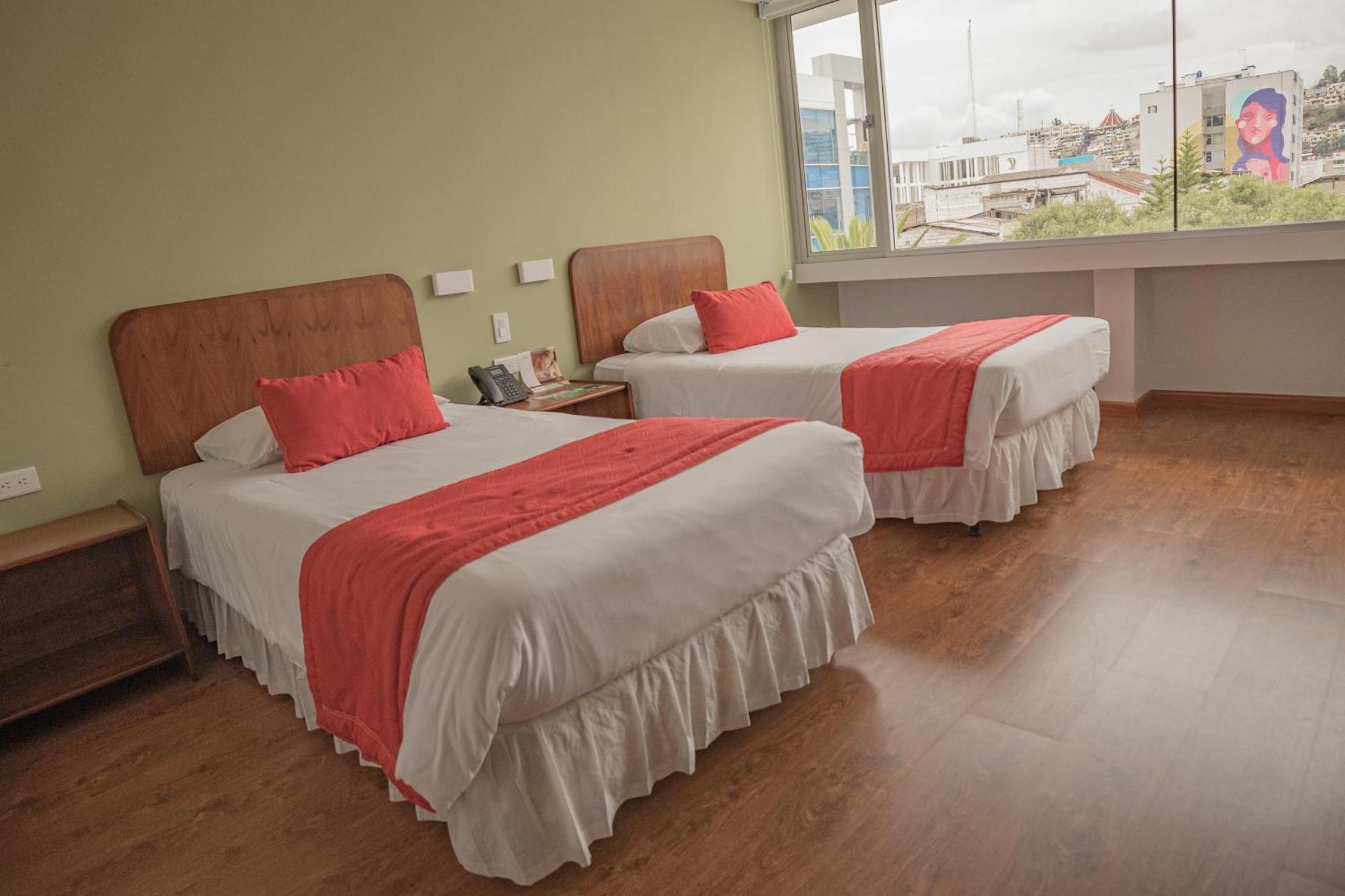 Hotel Амбато Екстер'єр фото