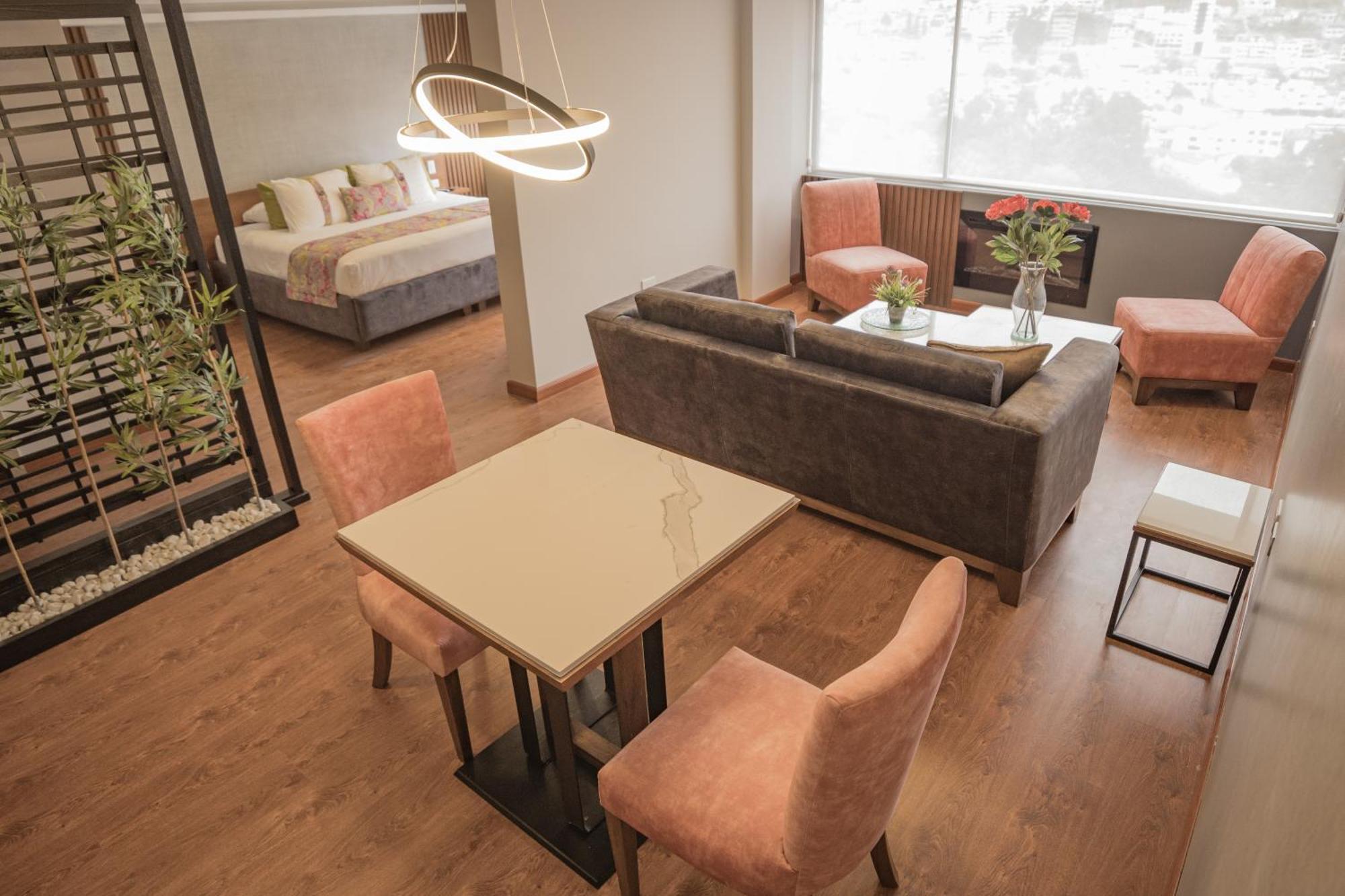 Hotel Амбато Екстер'єр фото